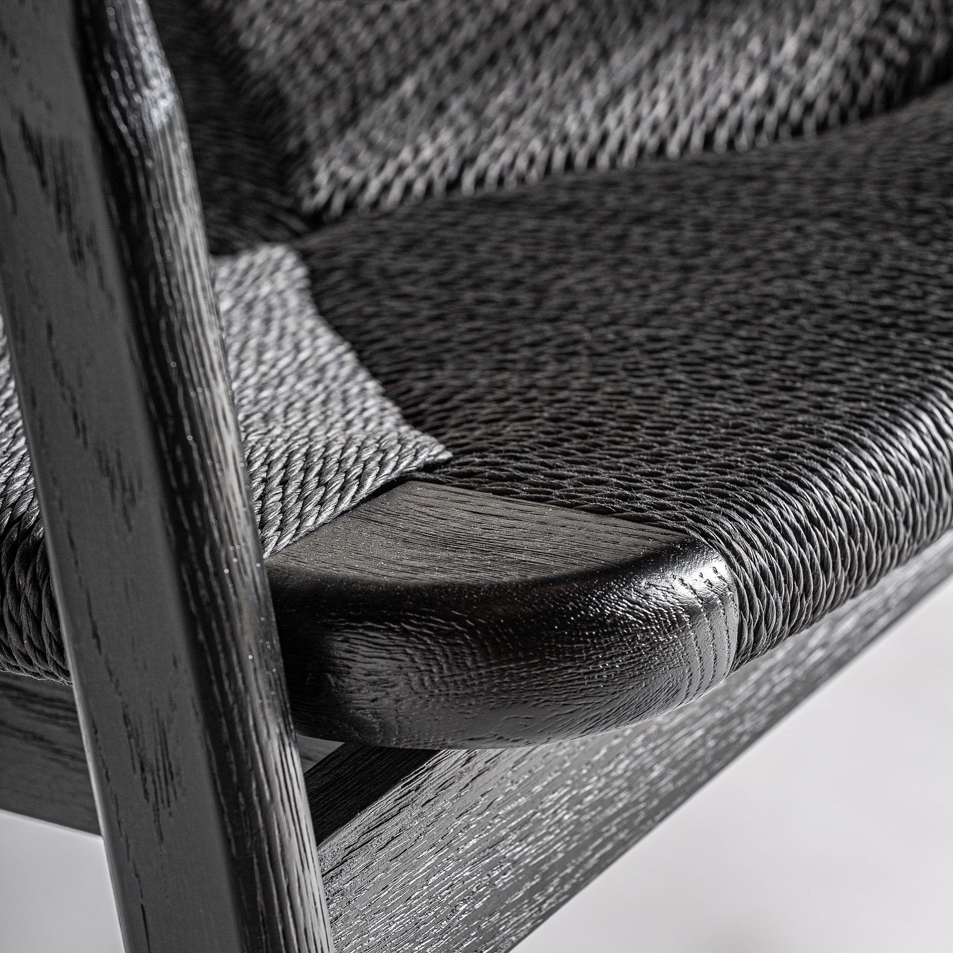 TASQUE CHAIR
